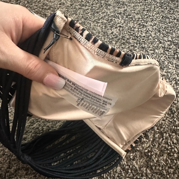 Victoria’s Secret VS Archives Swim Macrame Bandeau Top in Leopard - Picture 4 of 4